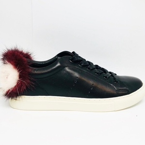 LOLA CRUZ SNEAKER ZWART MET VACHTJE MAAT 37 